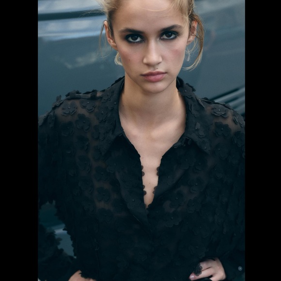 FLOWY STRUCTURED FLORAL SHIRT - Picture 2 of 6